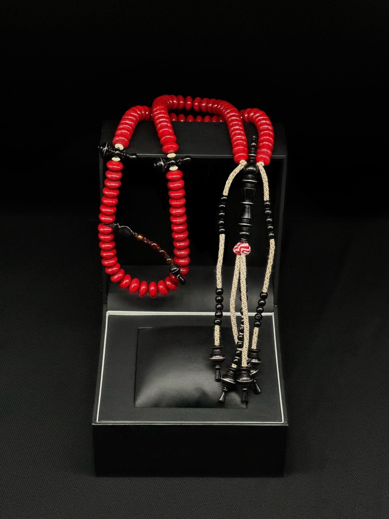 Red Marjan x Black Yusr Tasbih